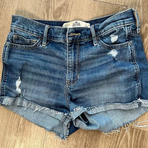 Hollister Size 2 Denim Shorts high rise